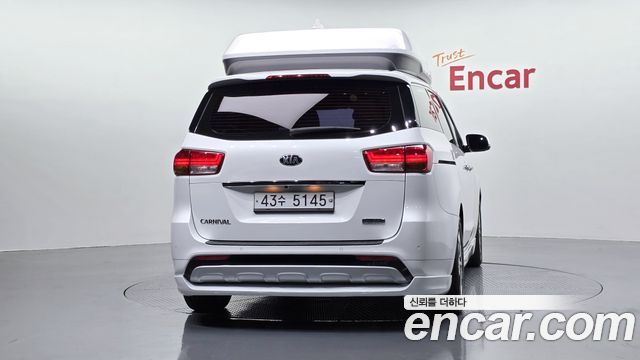 Kia Canival 2018 — photo 4