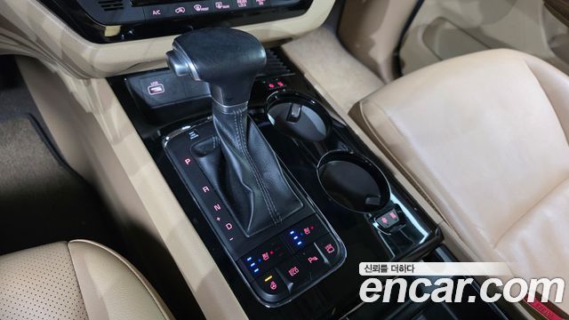 Kia Canival 2018 — photo 12