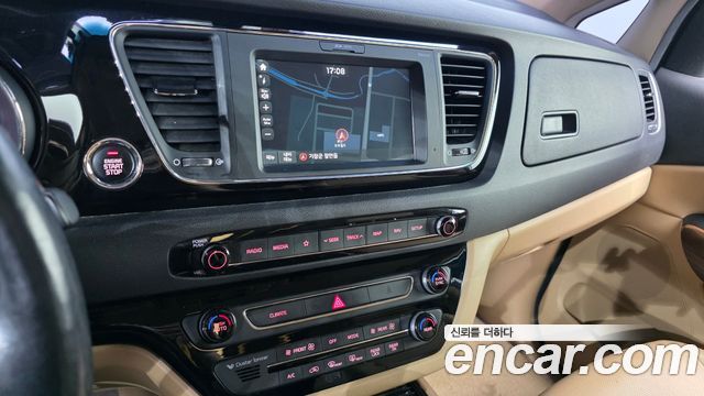 Kia Canival 2018 — photo 19