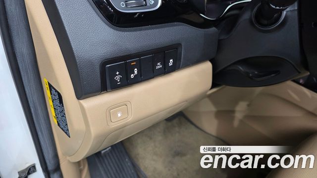 Kia Canival 2018 — photo 22