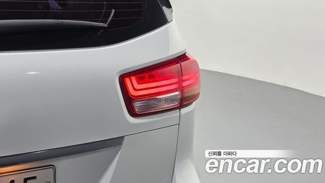 Kia Canival 2018 — photo 9