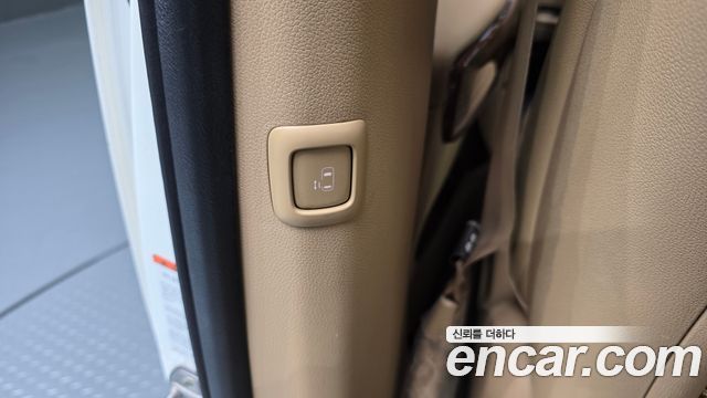 Kia Canival 2018 — photo 31