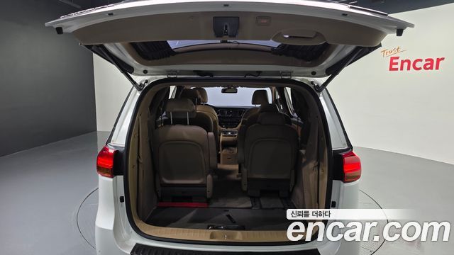 Kia Canival 2018 — photo 35