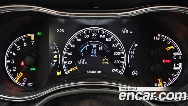 Jeep Cherokee 2019 — photo 11