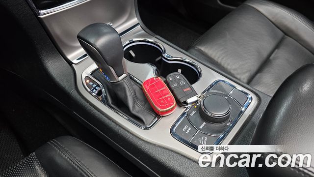 Jeep Cherokee 2019 — photo 12