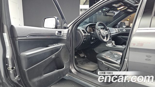 Jeep Cherokee 2019 — photo 13