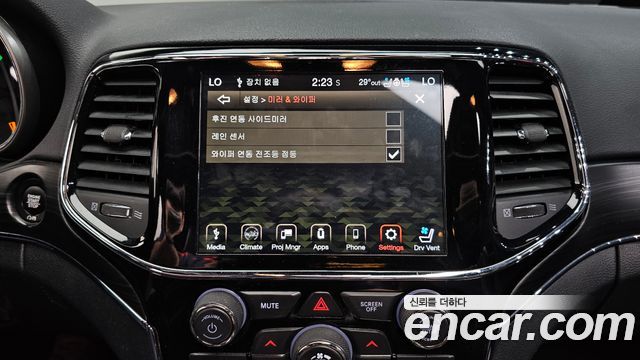 Jeep Cherokee 2019 — photo 23