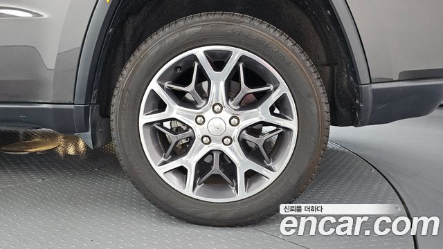 Jeep Cherokee 2019 — photo 7