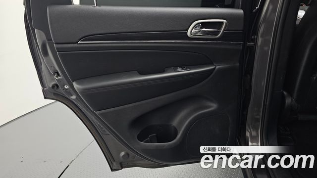 Jeep Cherokee 2019 — photo 15