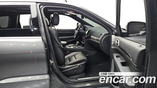 Jeep Cherokee 2019 — photo 16