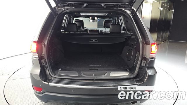 Jeep Cherokee 2019 — photo 31