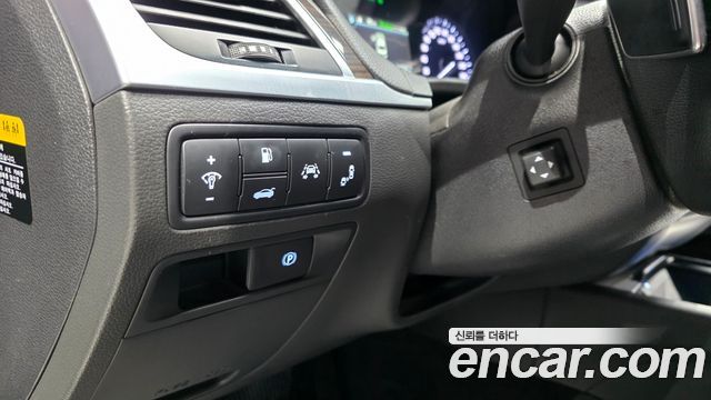 Genesis G80 2017 — photo 12