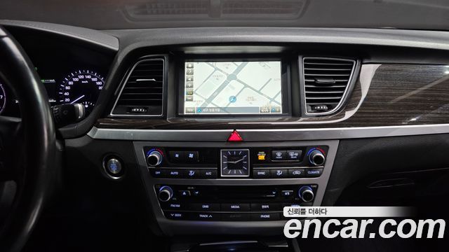Genesis G80 2017 — photo 16