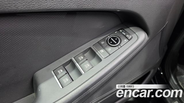 Genesis G80 2017 — photo 18