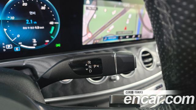 Mercedes-Benz E-Class 2021 — photo 12