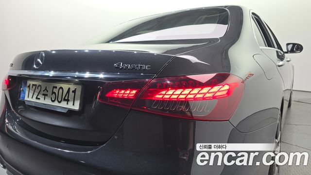 Mercedes-Benz E-Class 2021 — photo 9