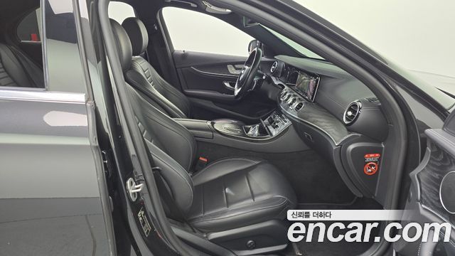 Mercedes-Benz E-Class 2021 — photo 16