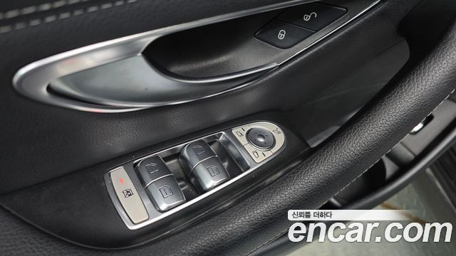 Mercedes-Benz E-Class 2021 — photo 29