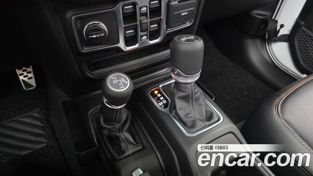 Jeep Wrangler 2026 — photo 12