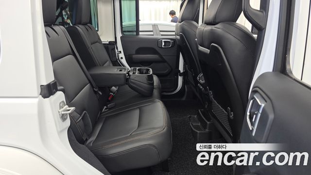 Jeep Wrangler 2026 — photo 18