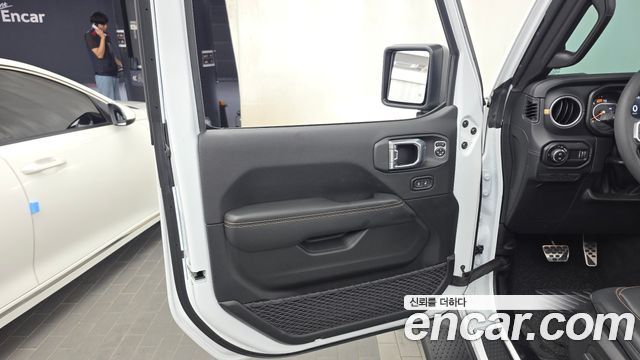 Jeep Wrangler 2026 — photo 14