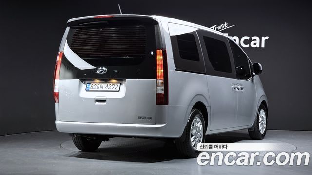 Hyundai Staria 2022 — photo 2