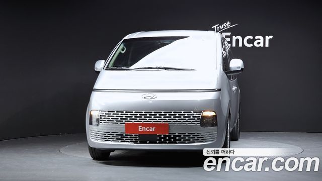 Hyundai Staria 2022 — photo 3