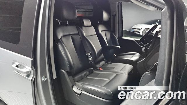 Hyundai Staria 2022 — photo 13