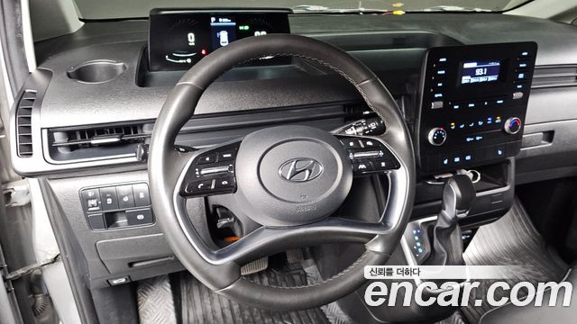 Hyundai Staria 2022 — photo 18