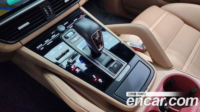 Porsche Cayenne 2020 — photo 12