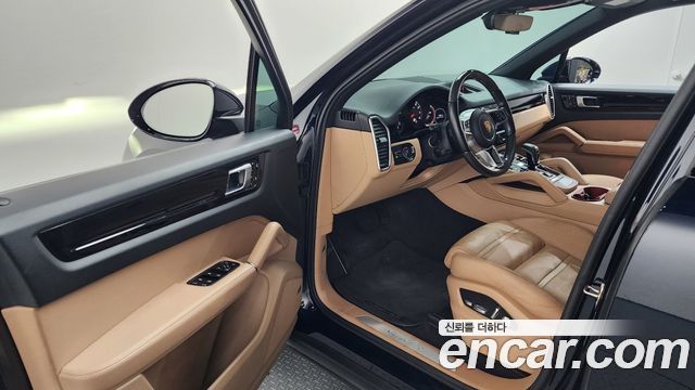 Porsche Cayenne 2020 — photo 13