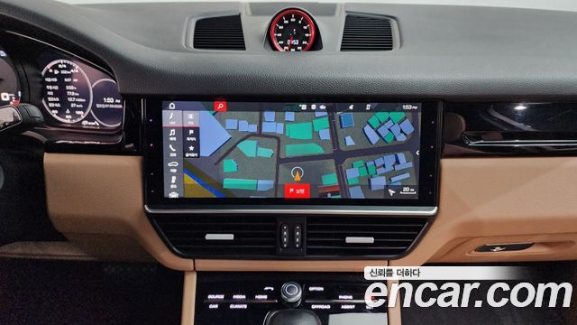 Porsche Cayenne 2020 — photo 18