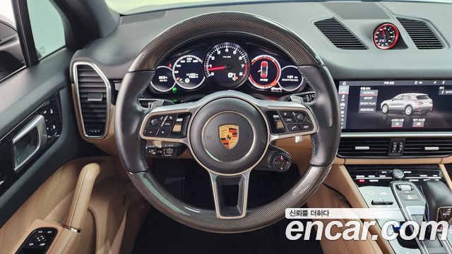 Porsche Cayenne 2020 — photo 19