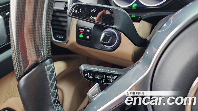 Porsche Cayenne 2020 — photo 21