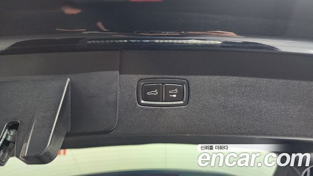 Porsche Cayenne 2020 — photo 23