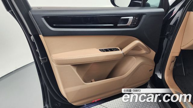 Porsche Cayenne 2020 — photo 14