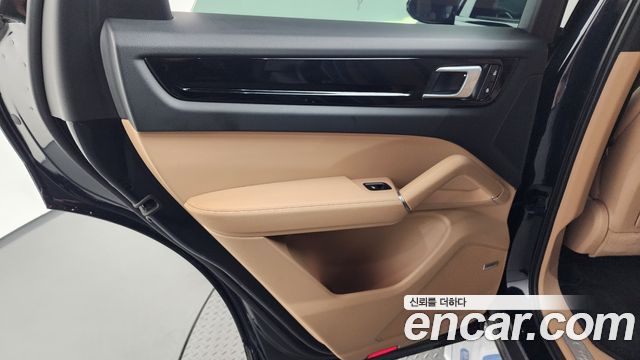 Porsche Cayenne 2020 — photo 15
