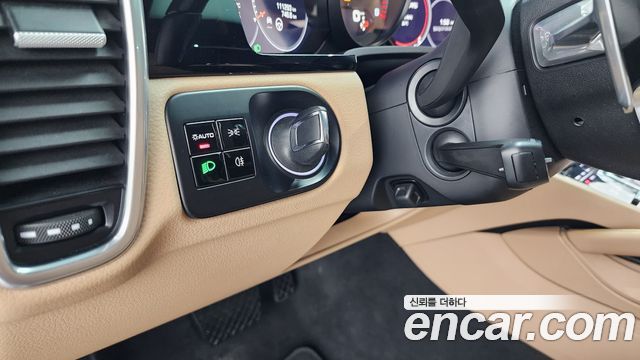 Porsche Cayenne 2020 — photo 28