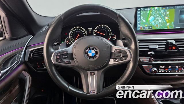 BMW 5-Series 2019 — photo 20