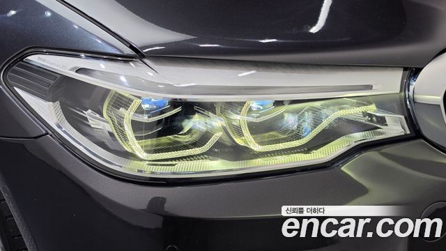 BMW 5-Series 2019 — photo 8