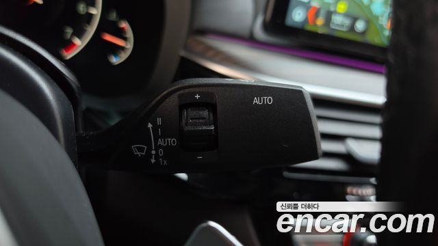 BMW 5-Series 2019 — photo 28