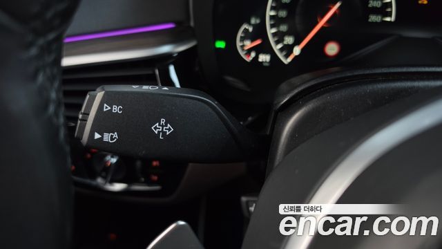 BMW 5-Series 2019 — photo 29