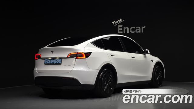 Tesla Model Y 2021 — photo 2