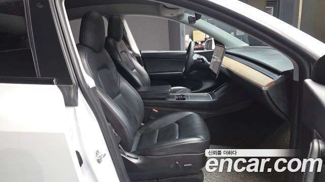 Tesla Model Y 2021 — photo 17