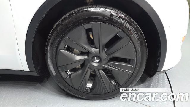 Tesla Model Y 2021 — photo 7