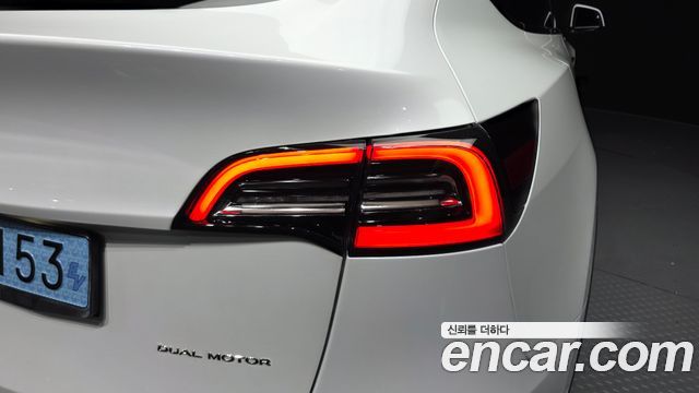 Tesla Model Y 2021 — photo 9