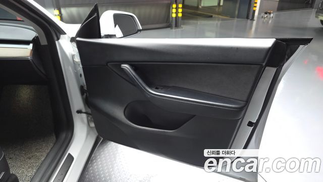 Tesla Model Y 2021 — photo 14