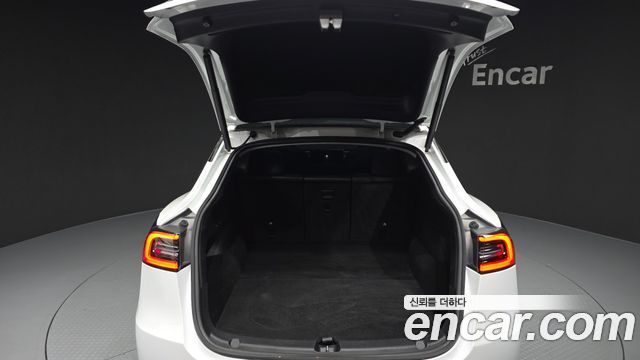 Tesla Model Y 2021 — photo 30