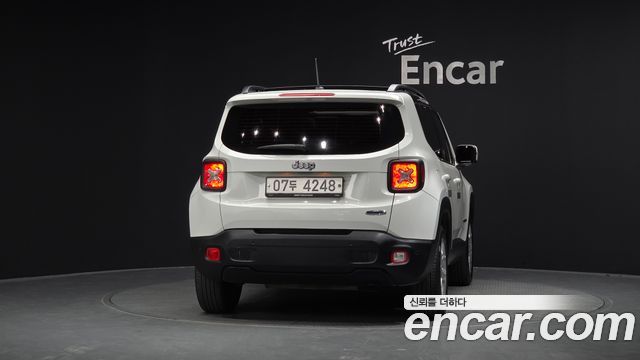 Jeep Renegade 2017 — photo 4