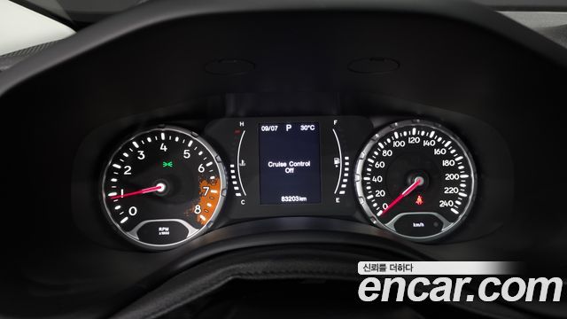 Jeep Renegade 2017 — photo 11